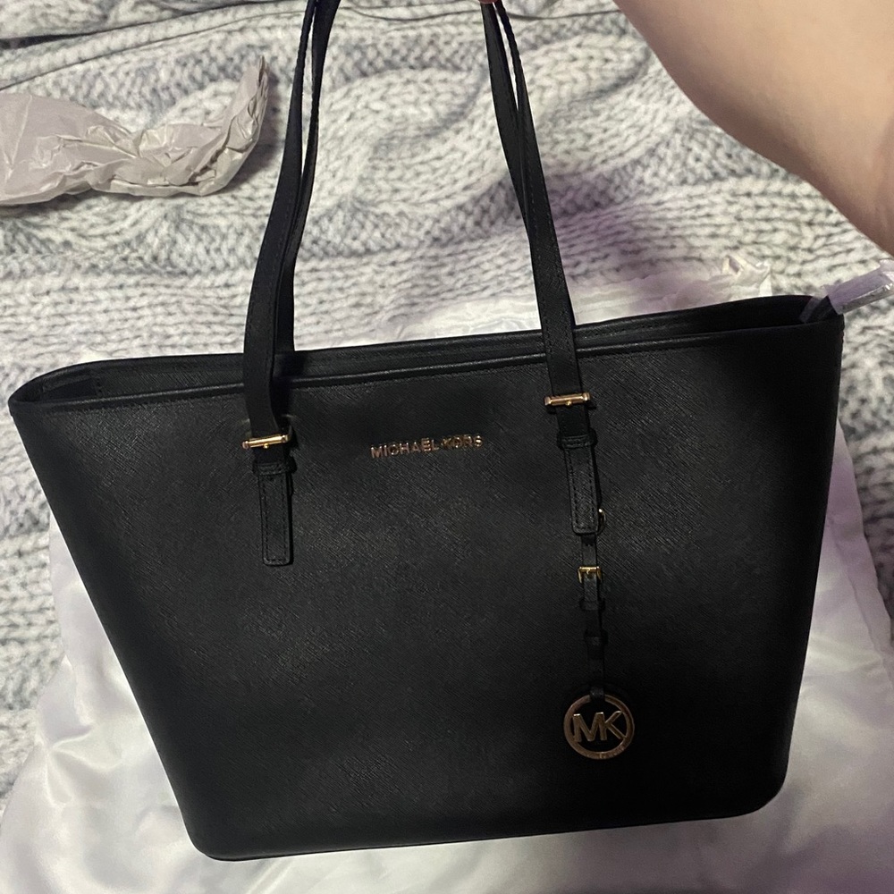 Michael Kors Jet Set Tote Bag